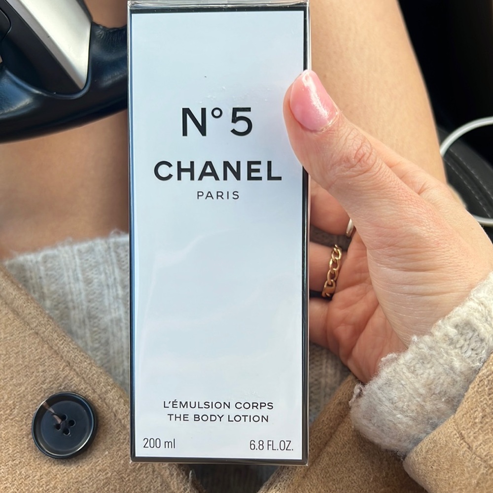 Chanel no. 5 body lotion 200mL